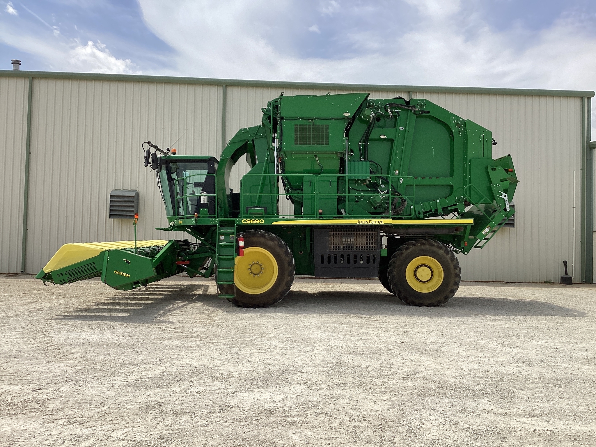 2018 John Deere CS690 Cotton Equipment