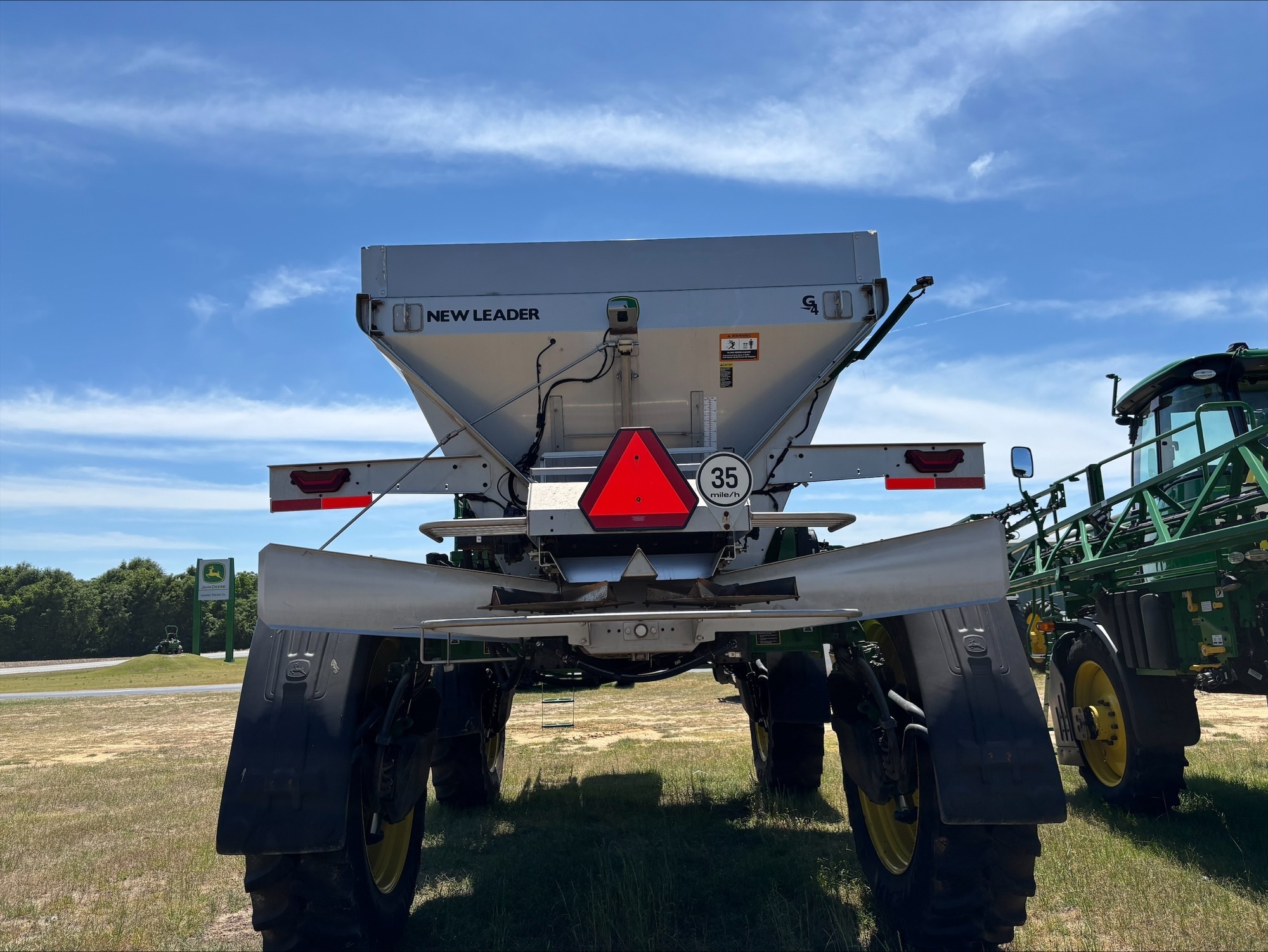 2025 John Deere 600R Loader and Skid Steer Attachment - $495,000 ...