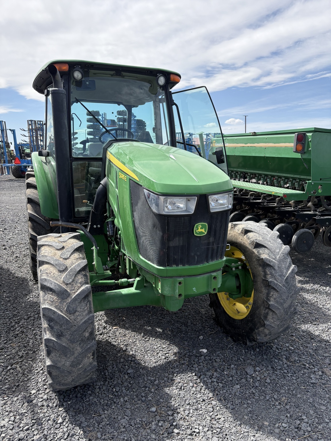 2018 John Deere 5085E Tractor