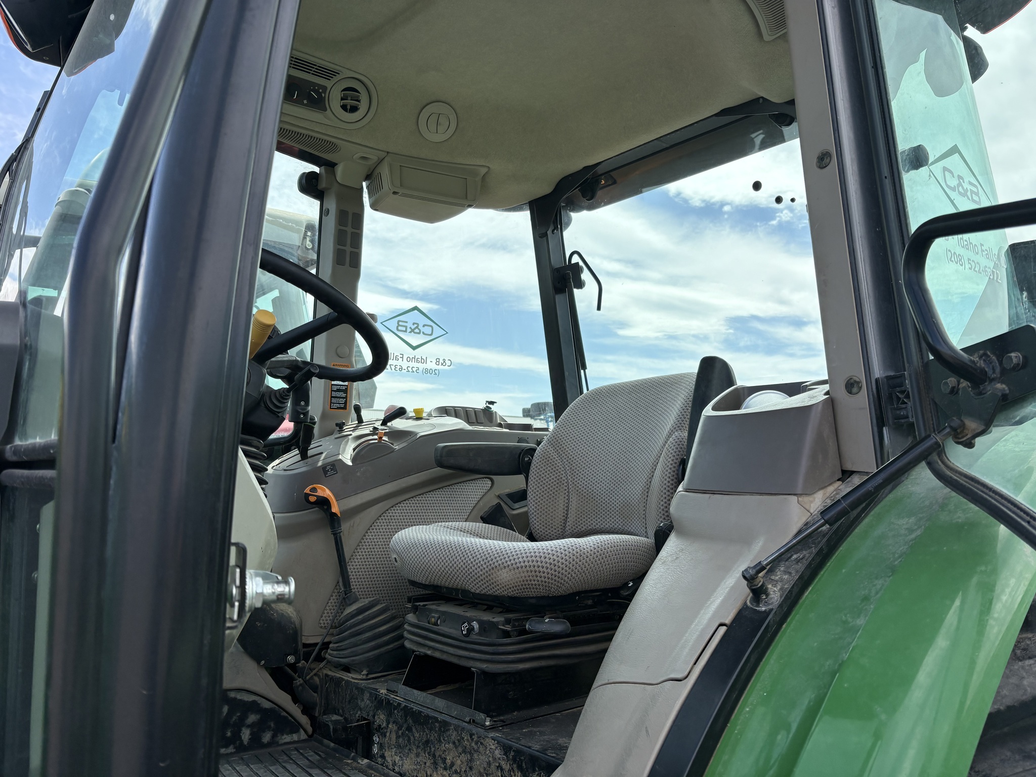 2018 John Deere 5085E Tractor