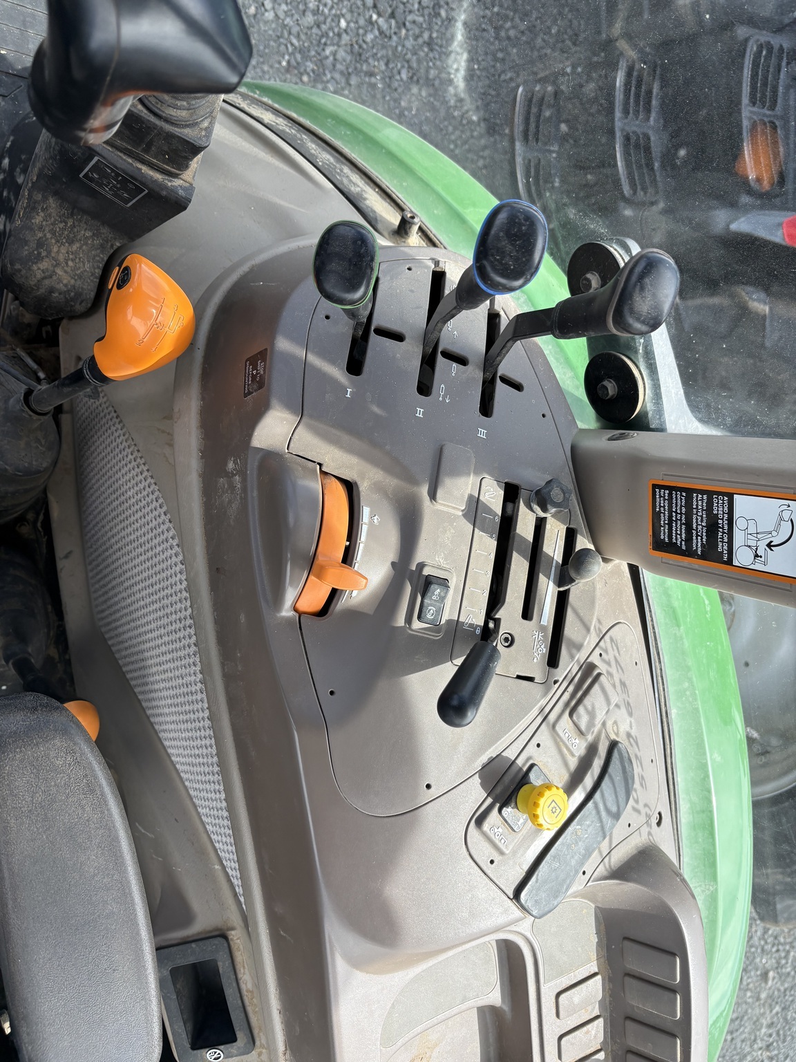 2018 John Deere 5085E Tractor