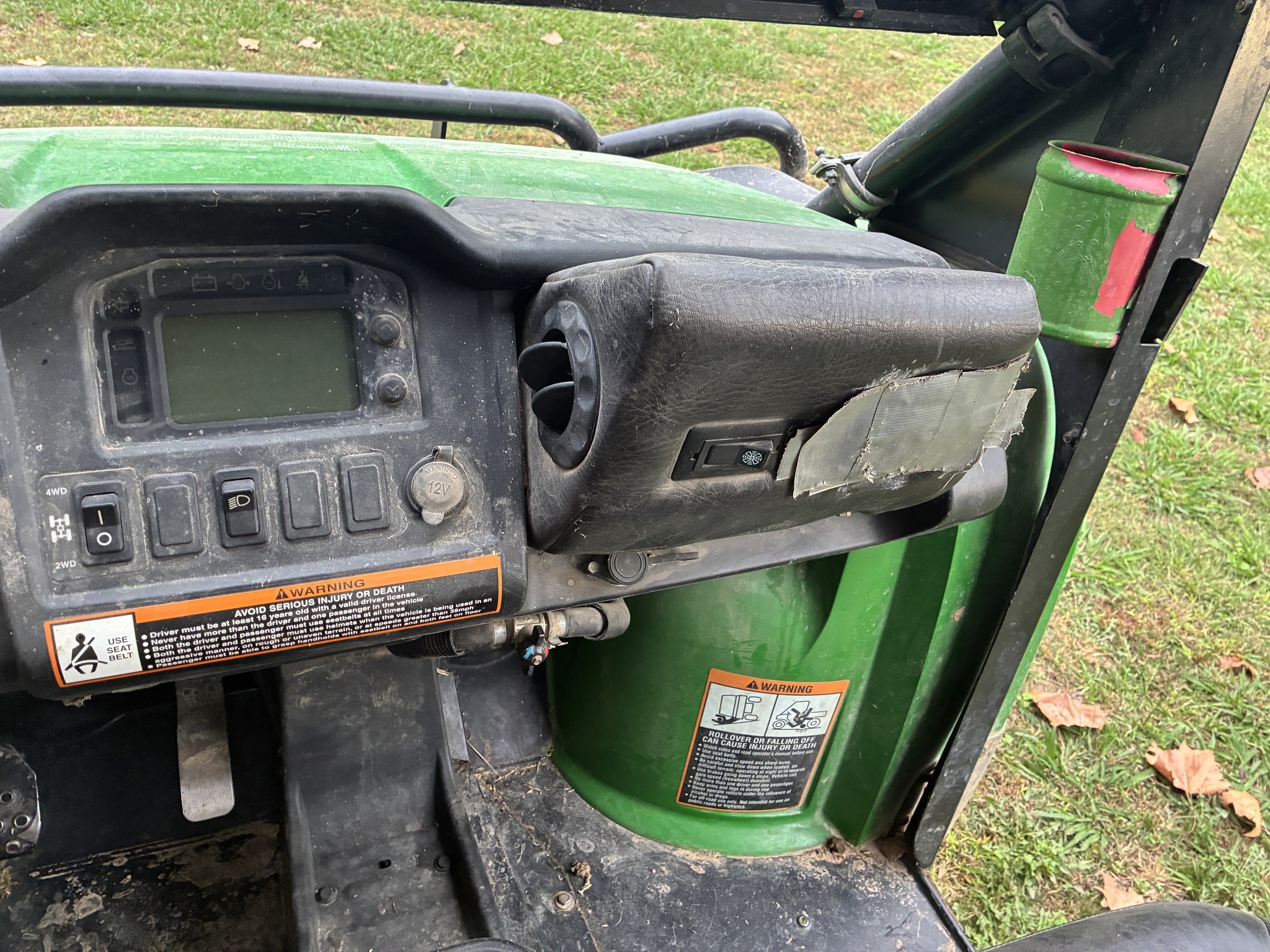 2010 John Deere Gator XUV 825I ATVs and Utility Vehicle