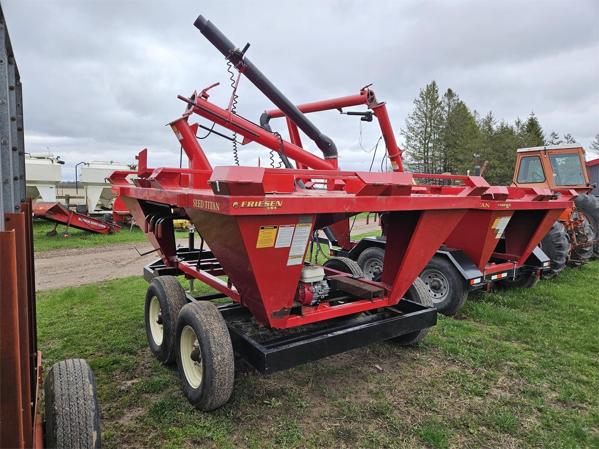  Friesen Titan 4 Seed Tender