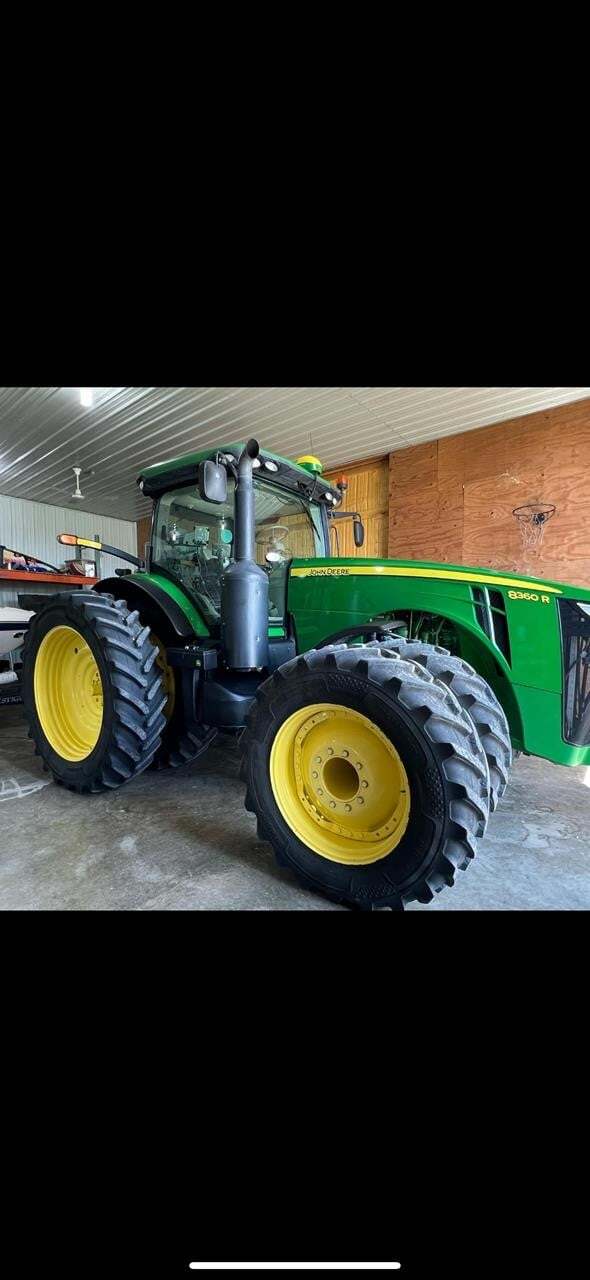 2011 John Deere 8360R Tractor