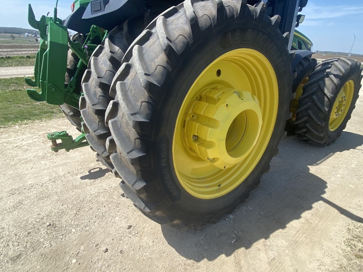 2023 John Deere 8R 370 Tractor