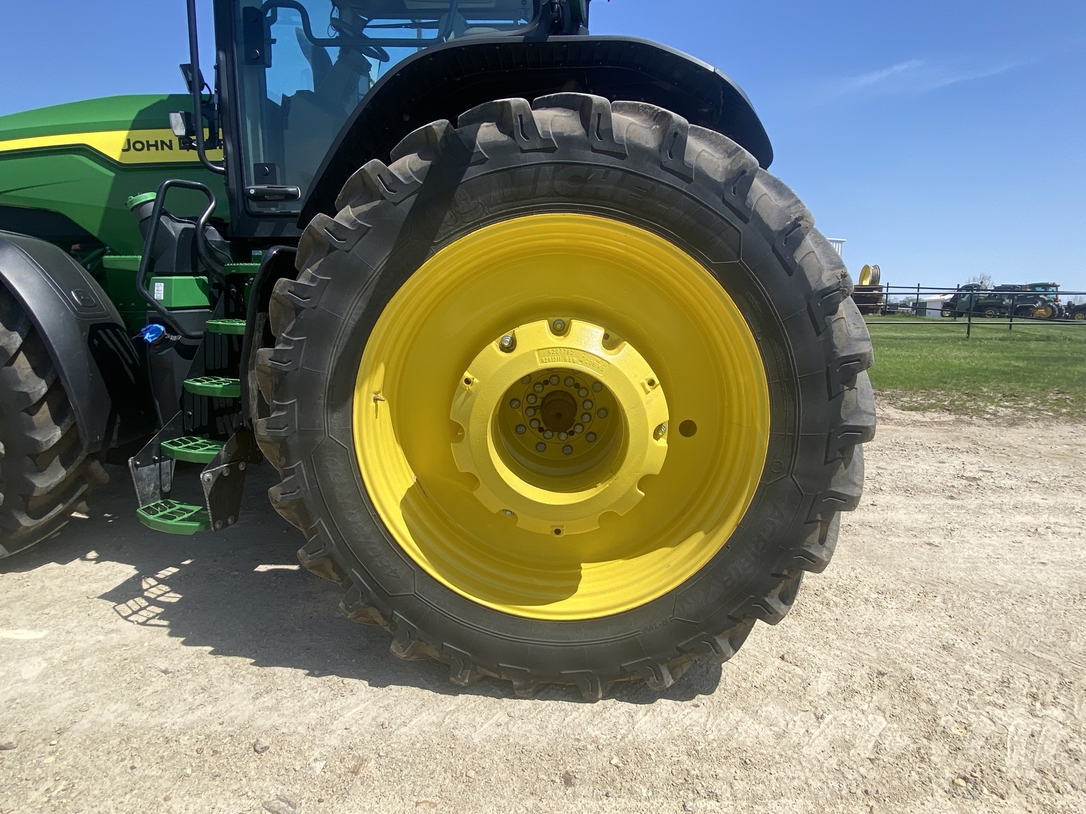 2023 John Deere 8R 370 Tractor