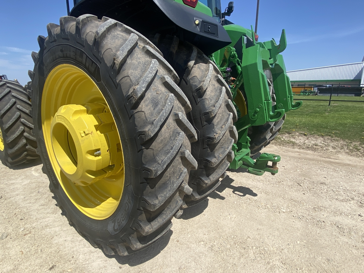 2023 John Deere 8R 370 Tractor