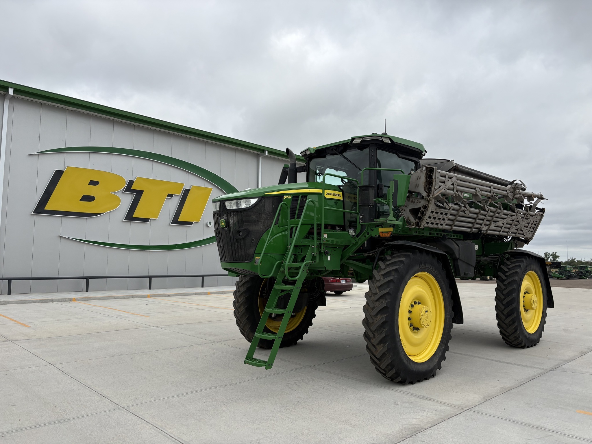 2023 John Deere 600R Loader and Skid Steer Attachment