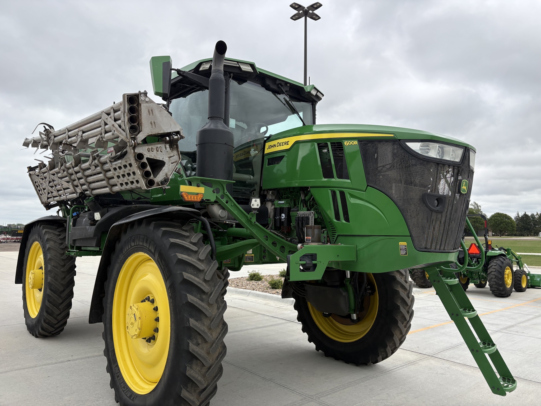 2023 John Deere 600R Loader and Skid Steer Attachment