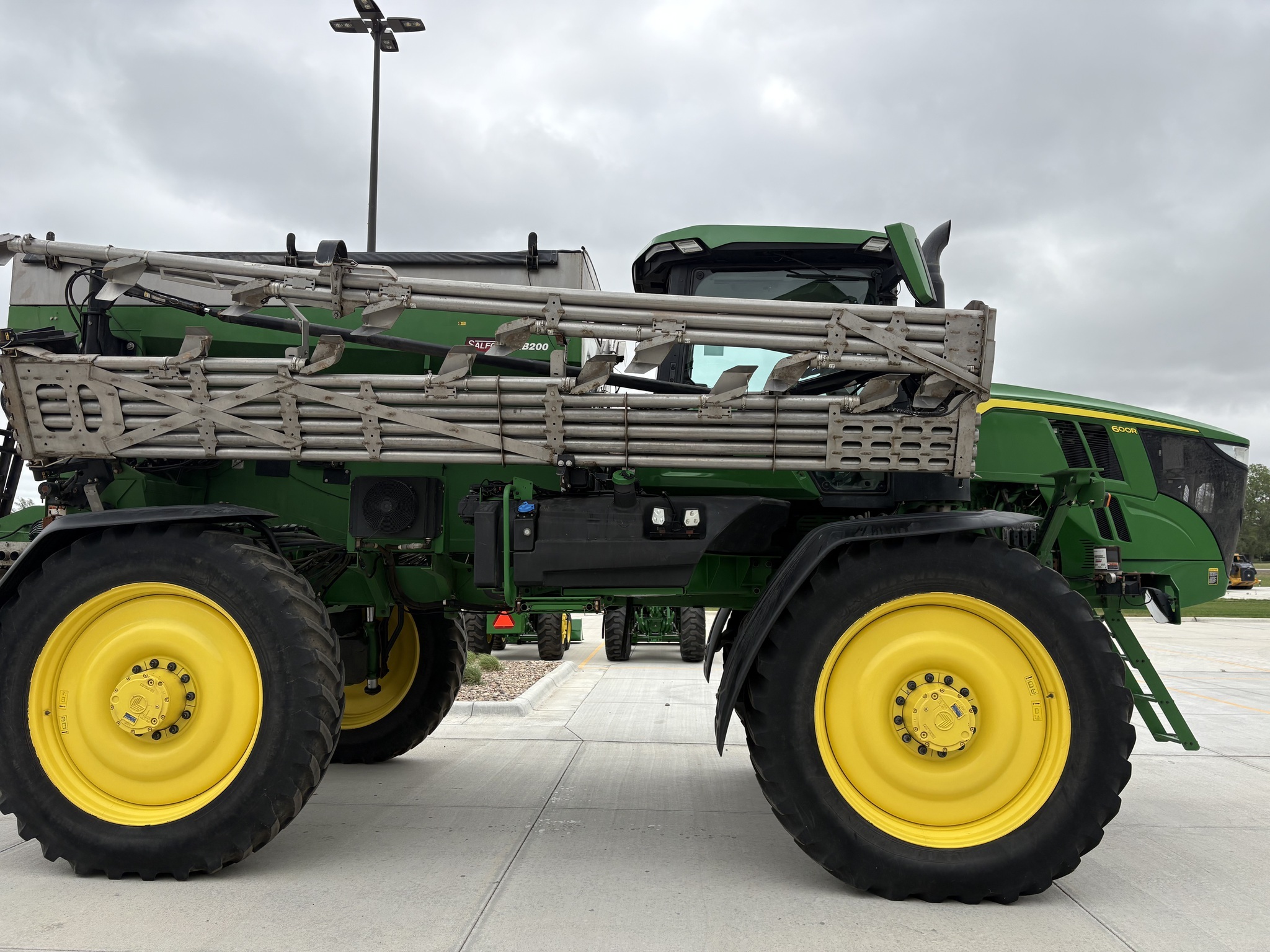 2023 John Deere 600R Loader and Skid Steer Attachment