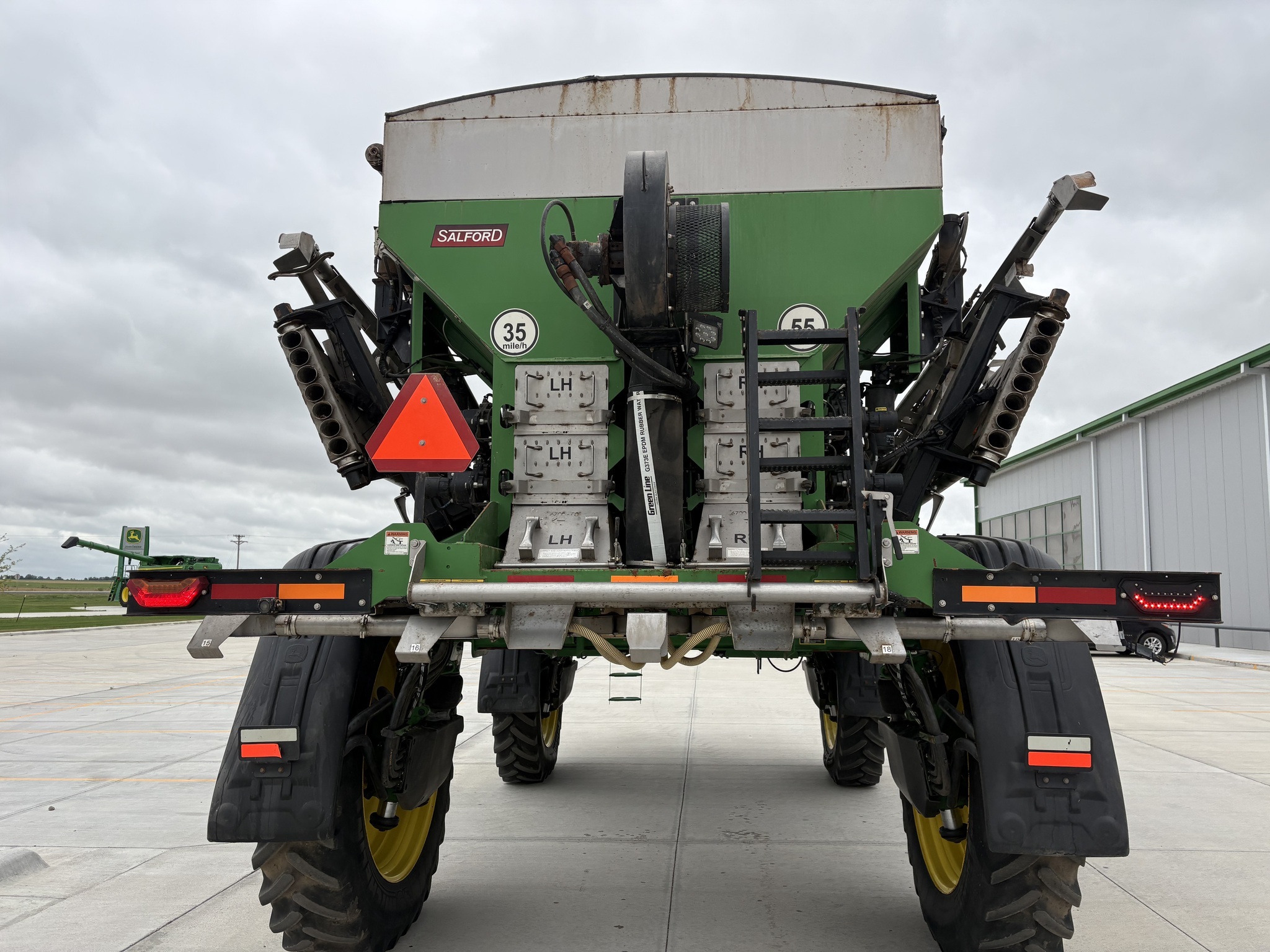 2023 John Deere 600R Loader and Skid Steer Attachment