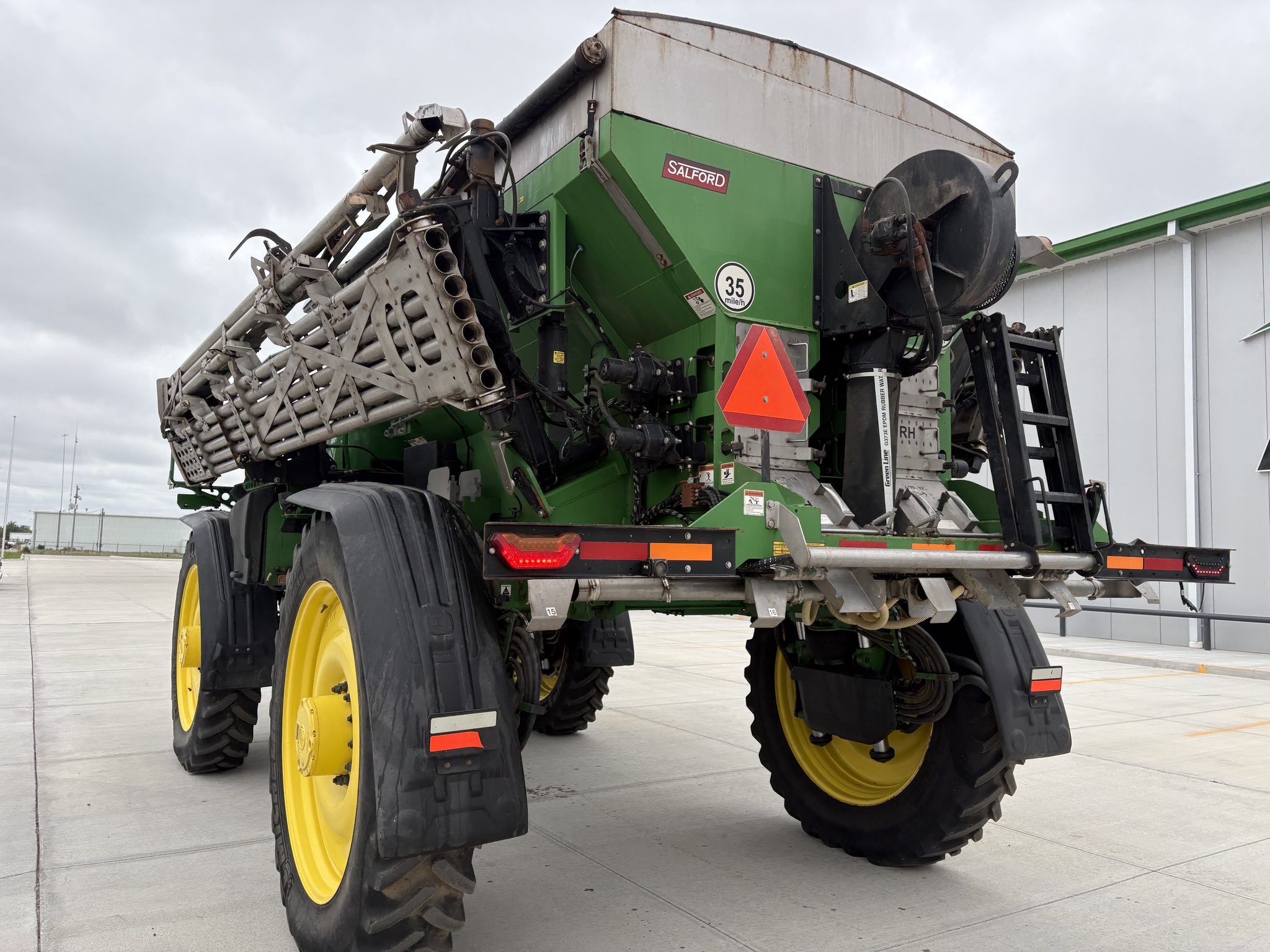 2023 John Deere 600R Loader and Skid Steer Attachment