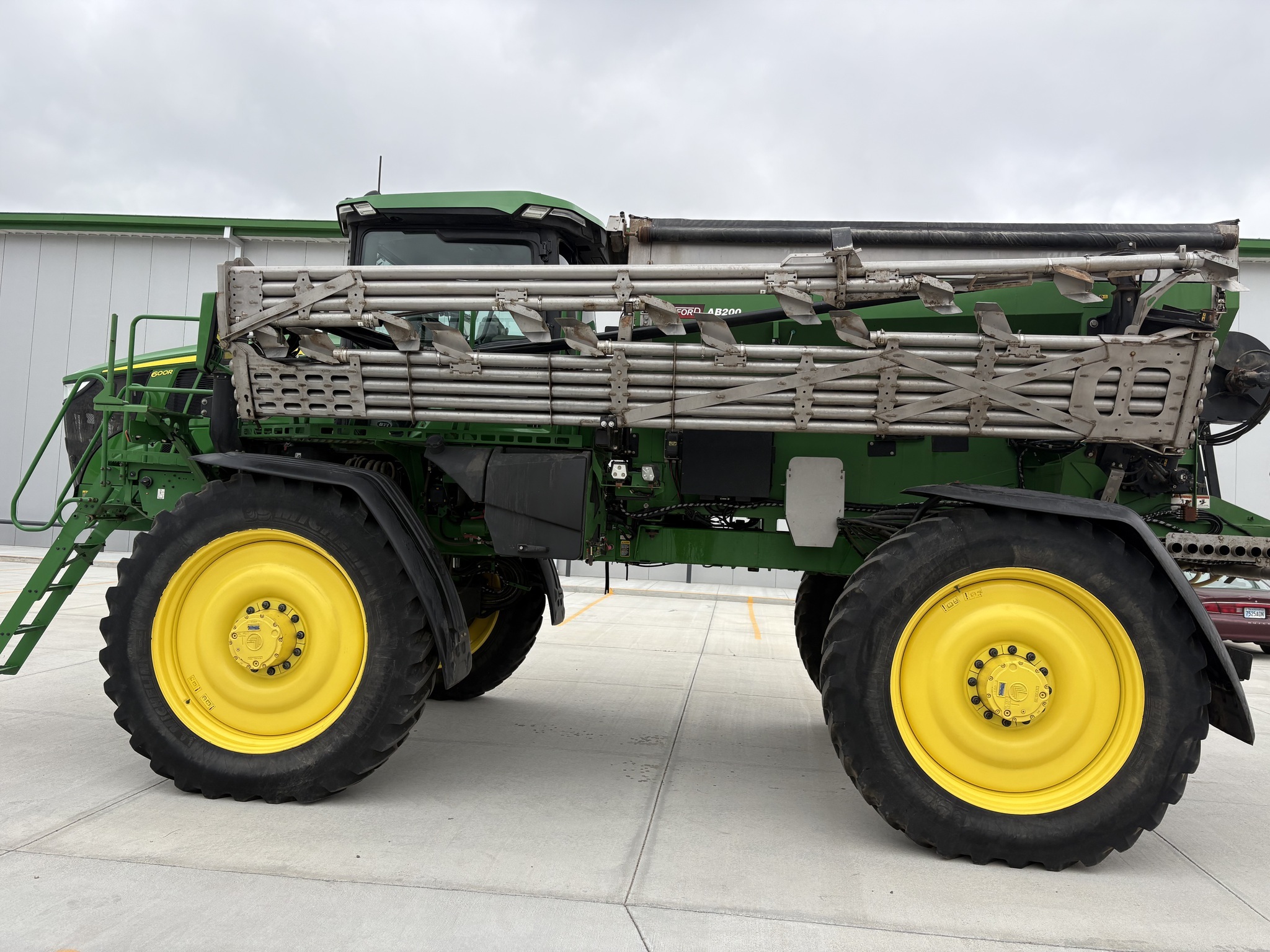 2023 John Deere 600R Loader and Skid Steer Attachment