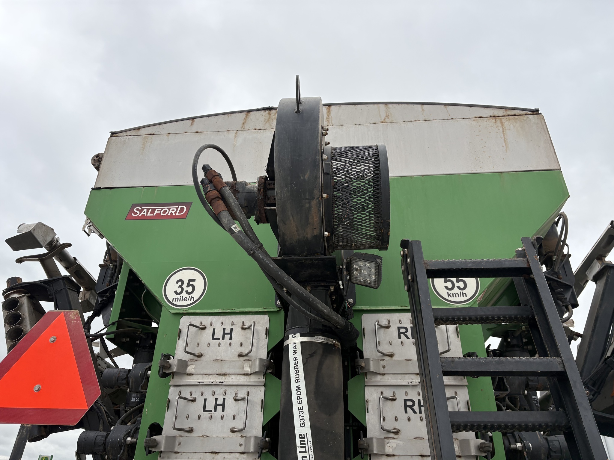 2023 John Deere 600R Loader and Skid Steer Attachment