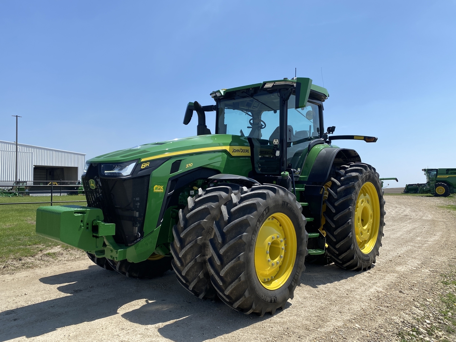 2025 John Deere 8R 370 Tractor