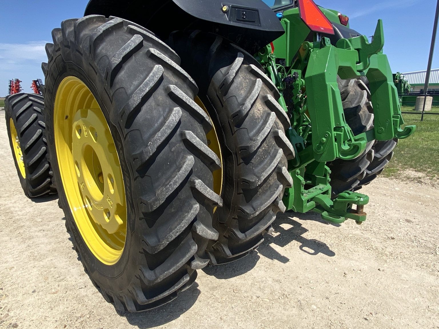 2025 John Deere 8R 370 Tractor