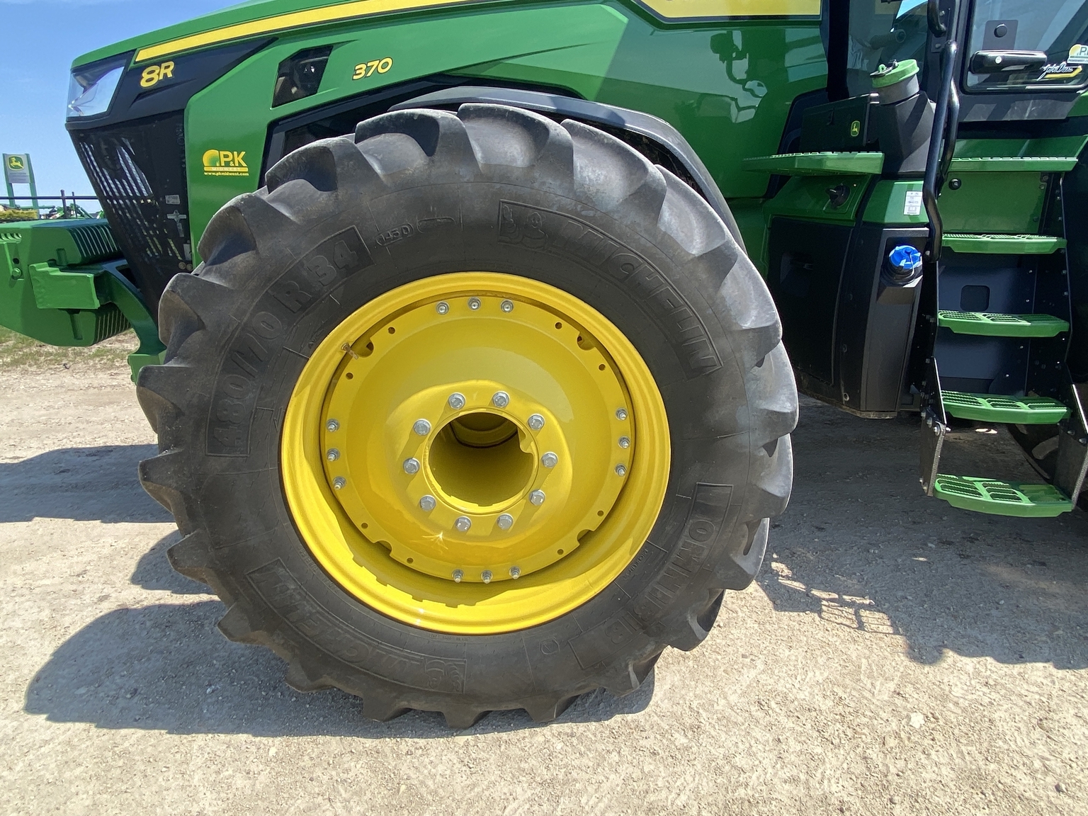 2025 John Deere 8R 370 Tractor
