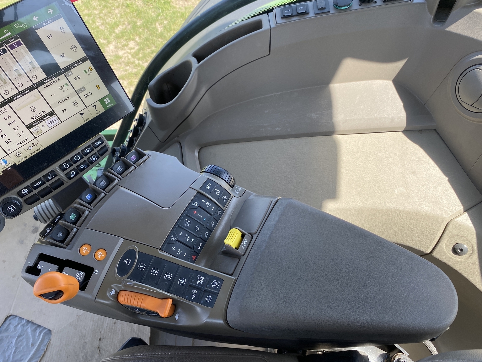 2025 John Deere 8R 370 Tractor