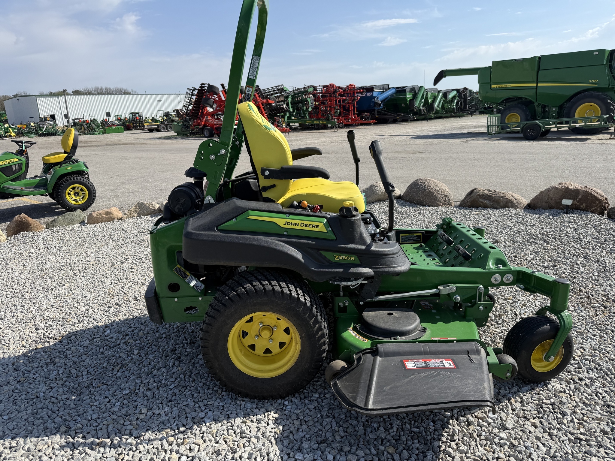 2024 John Deere Z930R Lawn Mower