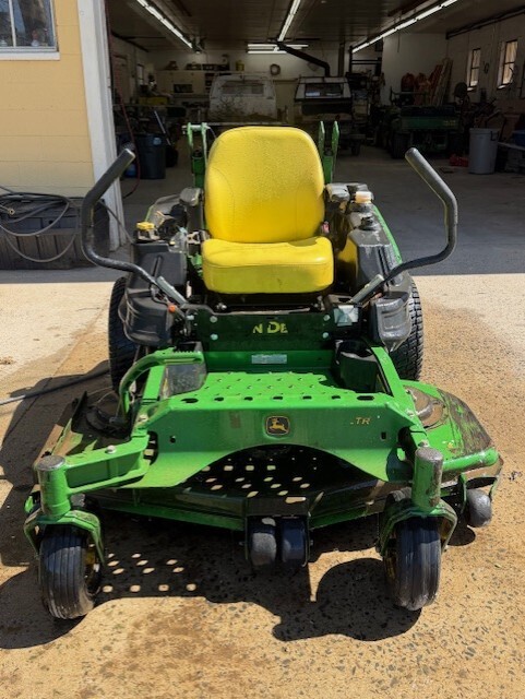 2017 John Deere Z915E Lawn Mower