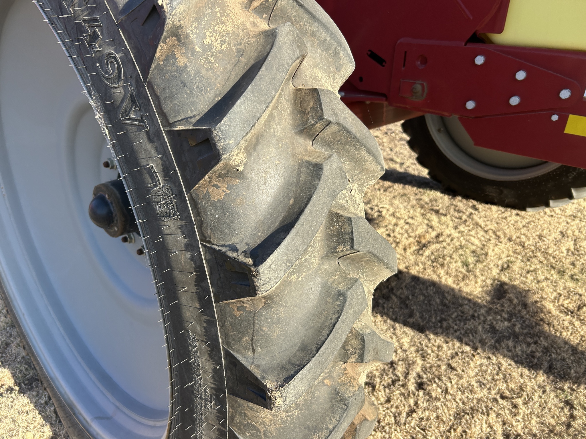 2018 Hardi Navigator 4000 Pull-Type Sprayer
