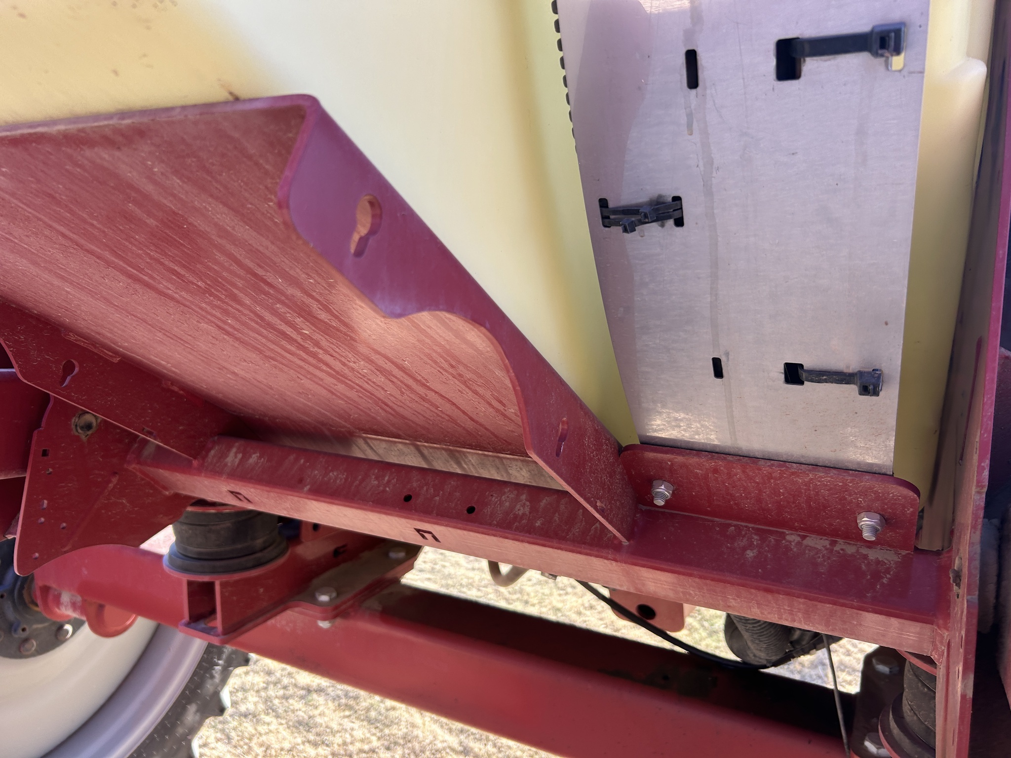 2018 Hardi Navigator 4000 Pull-Type Sprayer