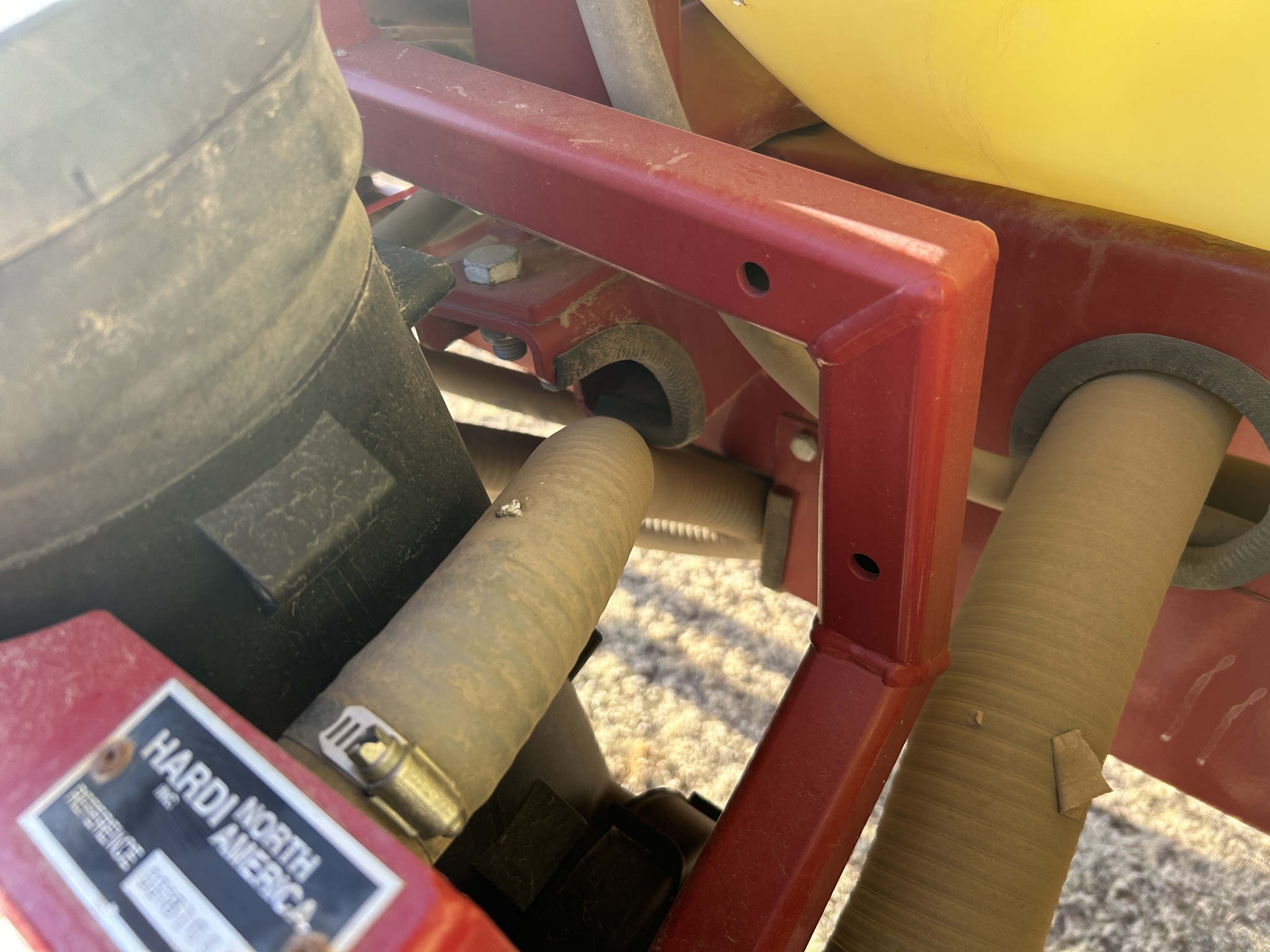 2018 Hardi Navigator 4000 Pull-Type Sprayer