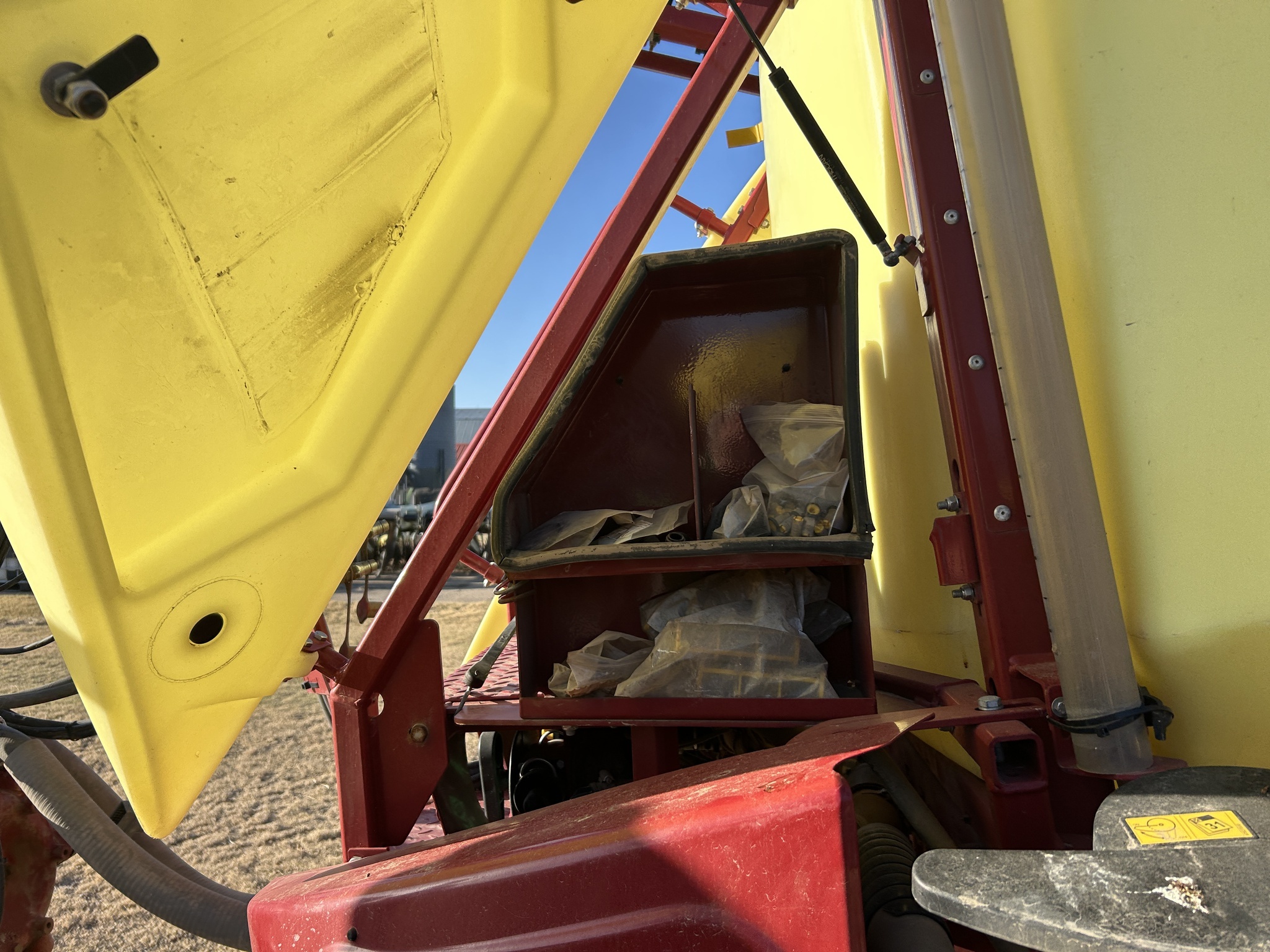2018 Hardi Navigator 4000 Pull-Type Sprayer