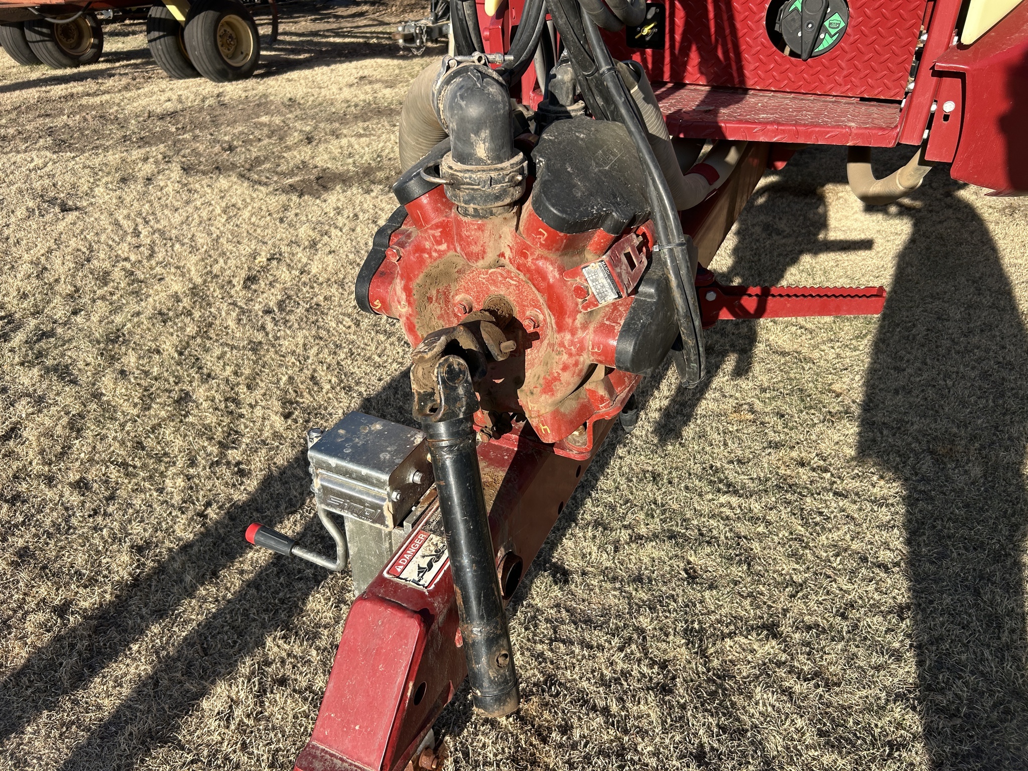 2018 Hardi Navigator 4000 Pull-Type Sprayer