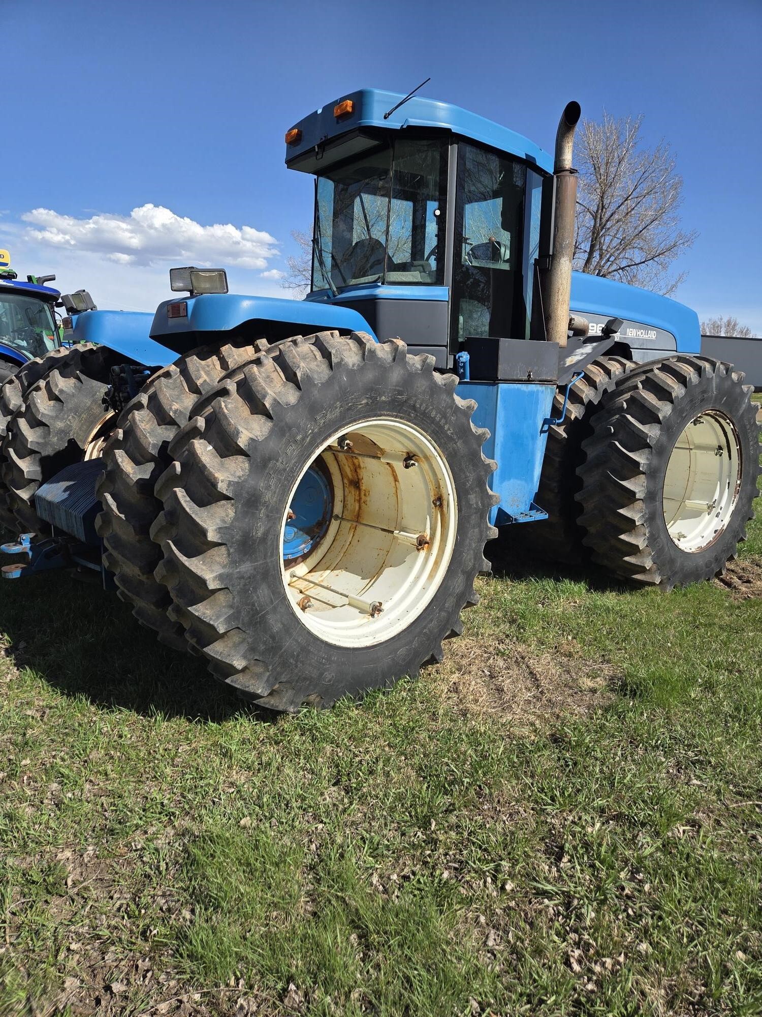1996 New Holland 9682 Tractor