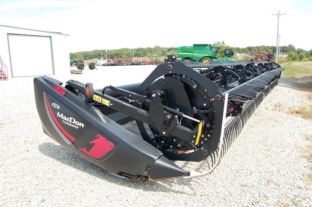2022 MacDon FD140 Platform