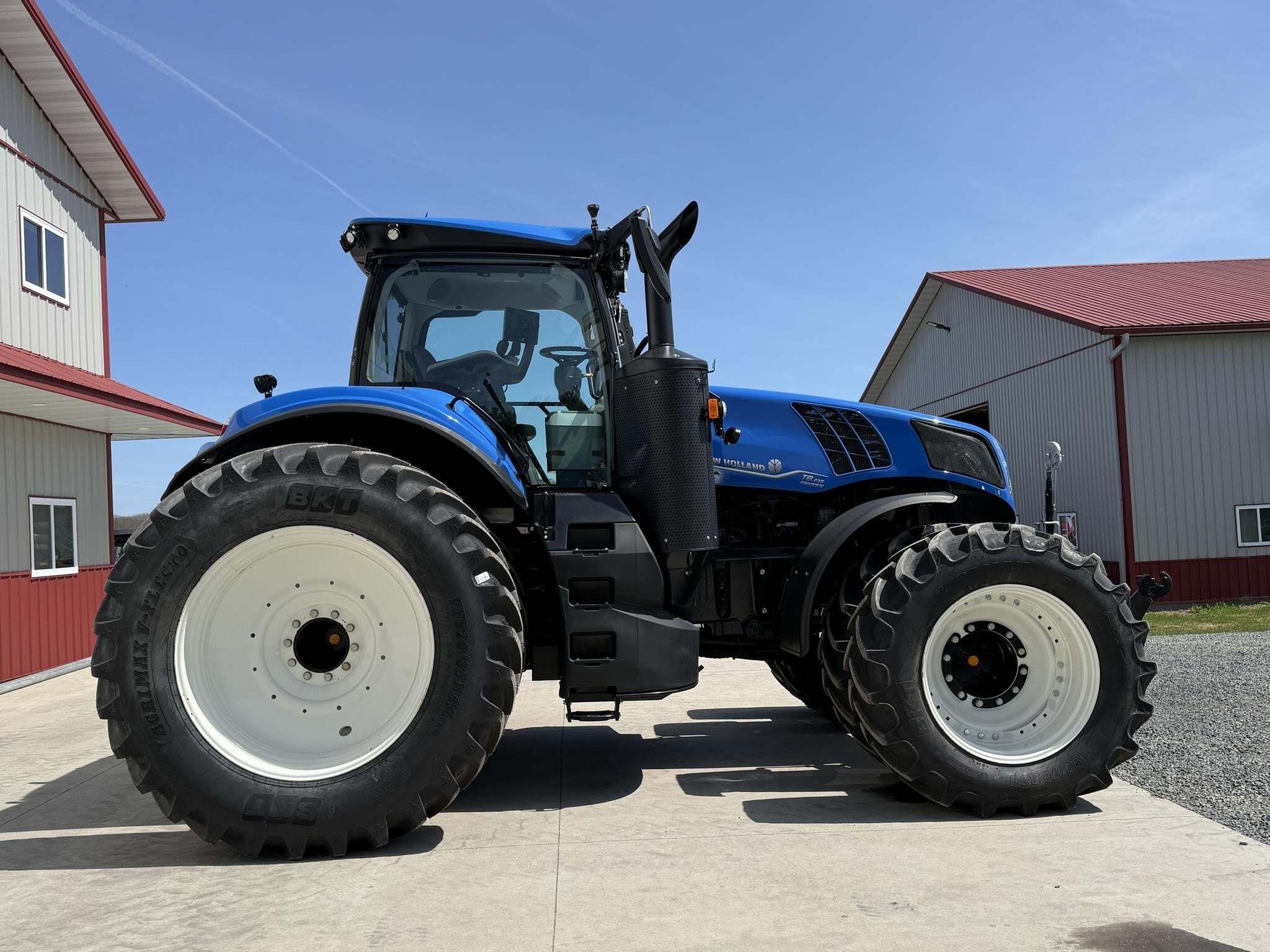 2024 New Holland T8.435 Tractor