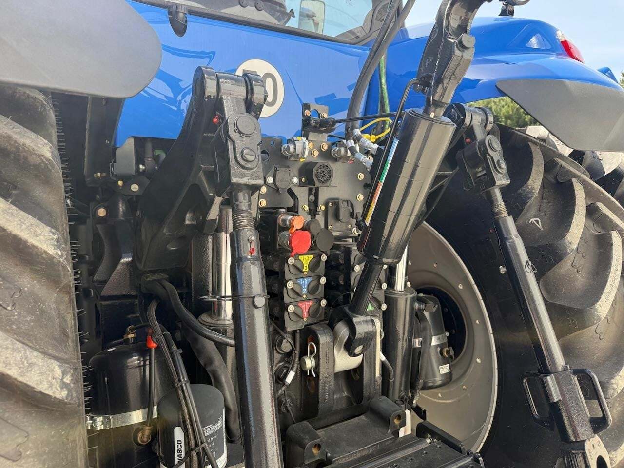 2024 New Holland T8.435 Tractor