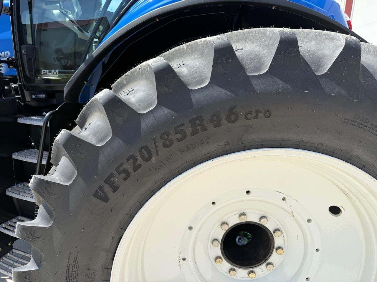 2024 New Holland T8.435 Tractor
