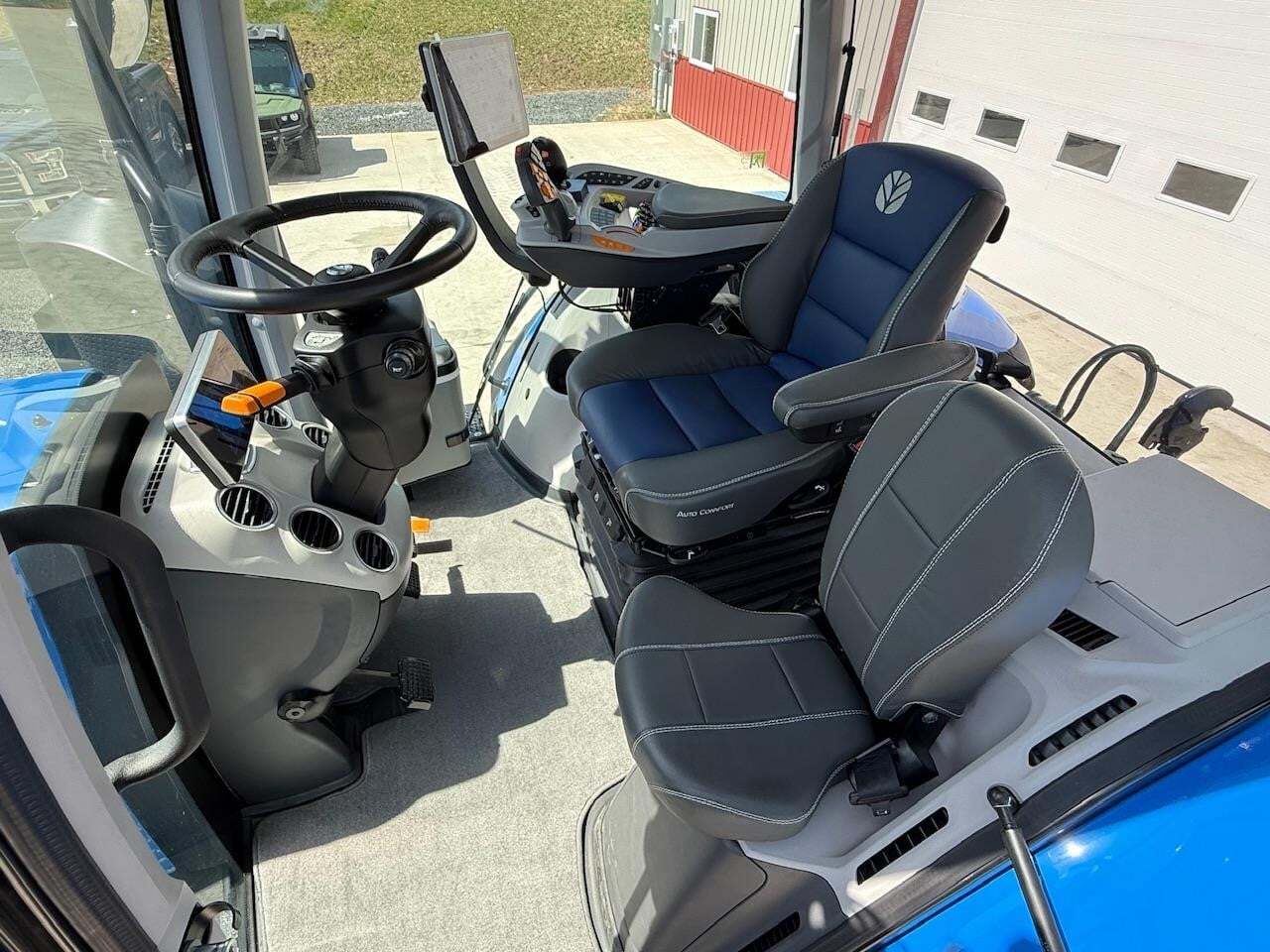 2024 New Holland T8.435 Tractor