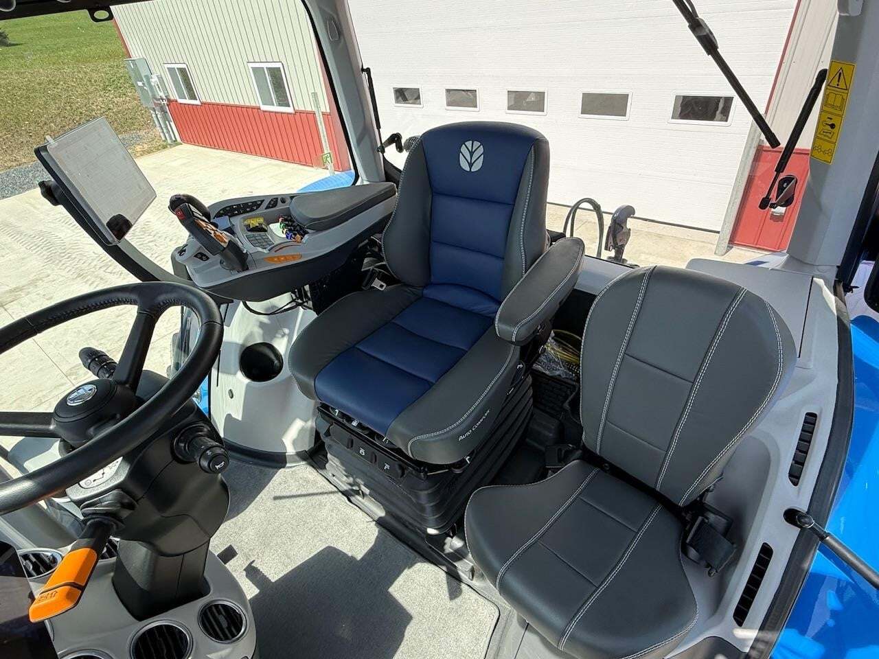 2024 New Holland T8.435 Tractor