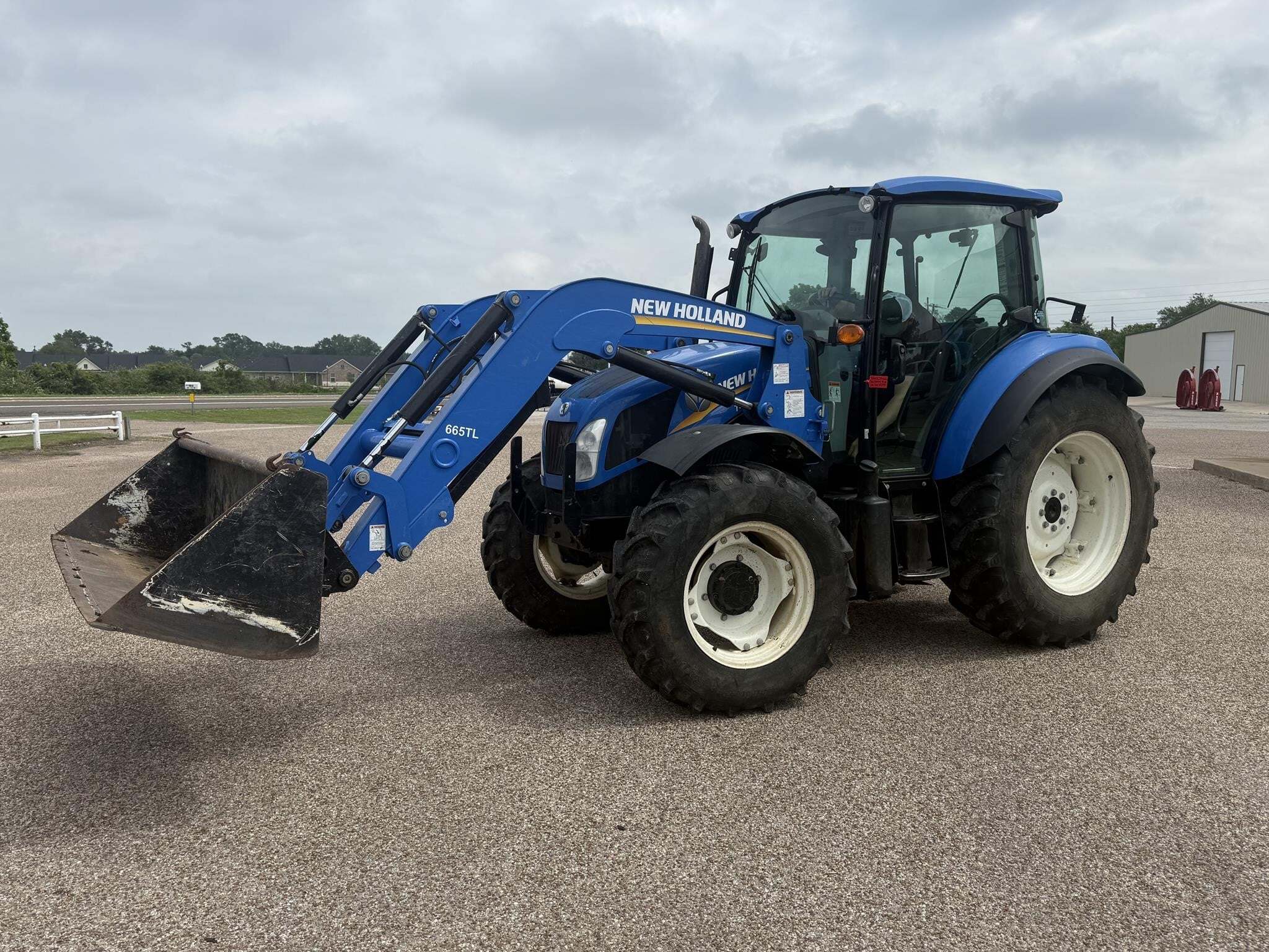2015 New Holland T4.105 Tractor