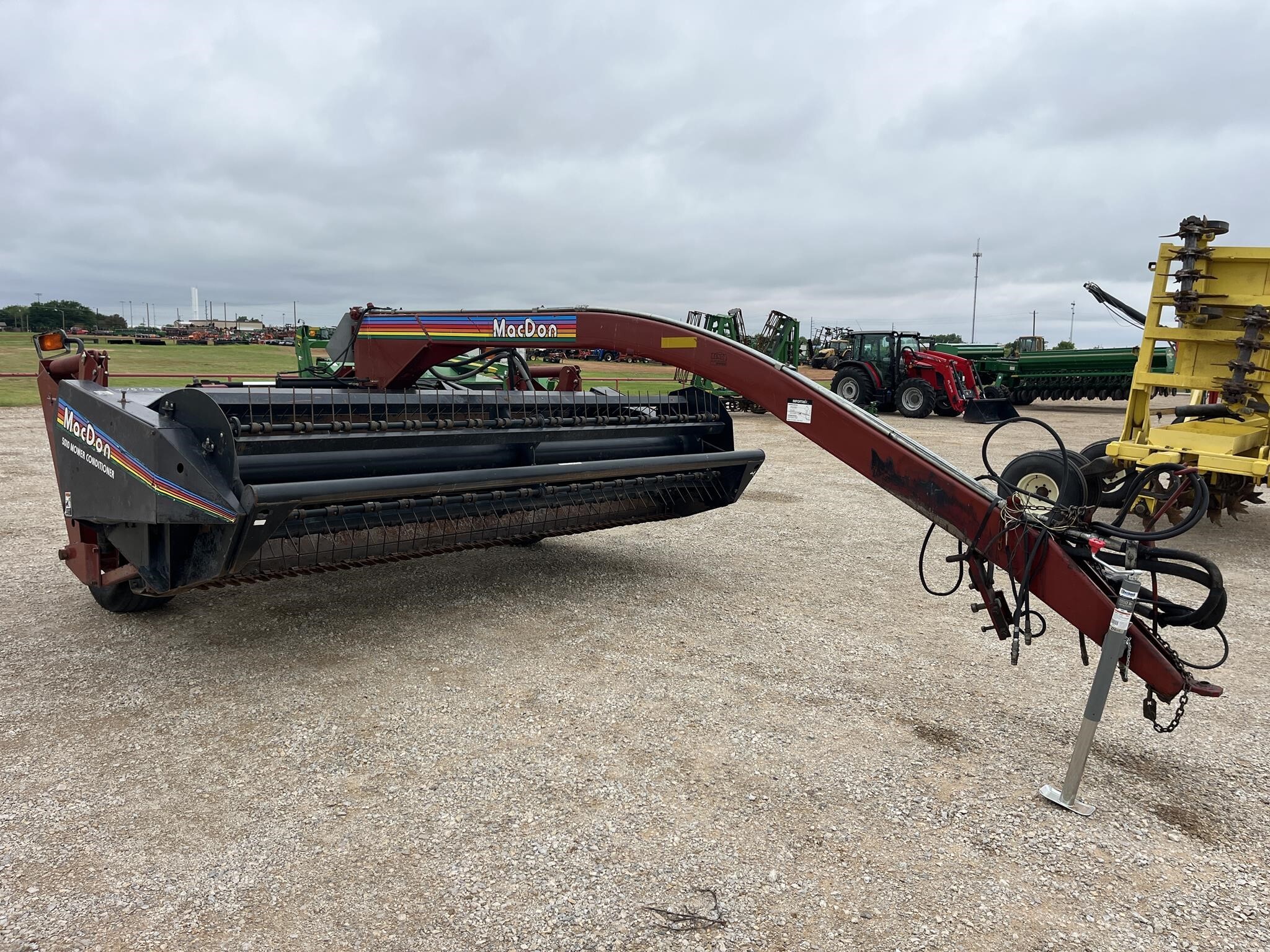 2001 MacDon 5010 Pull-Type Windrowers and Swather