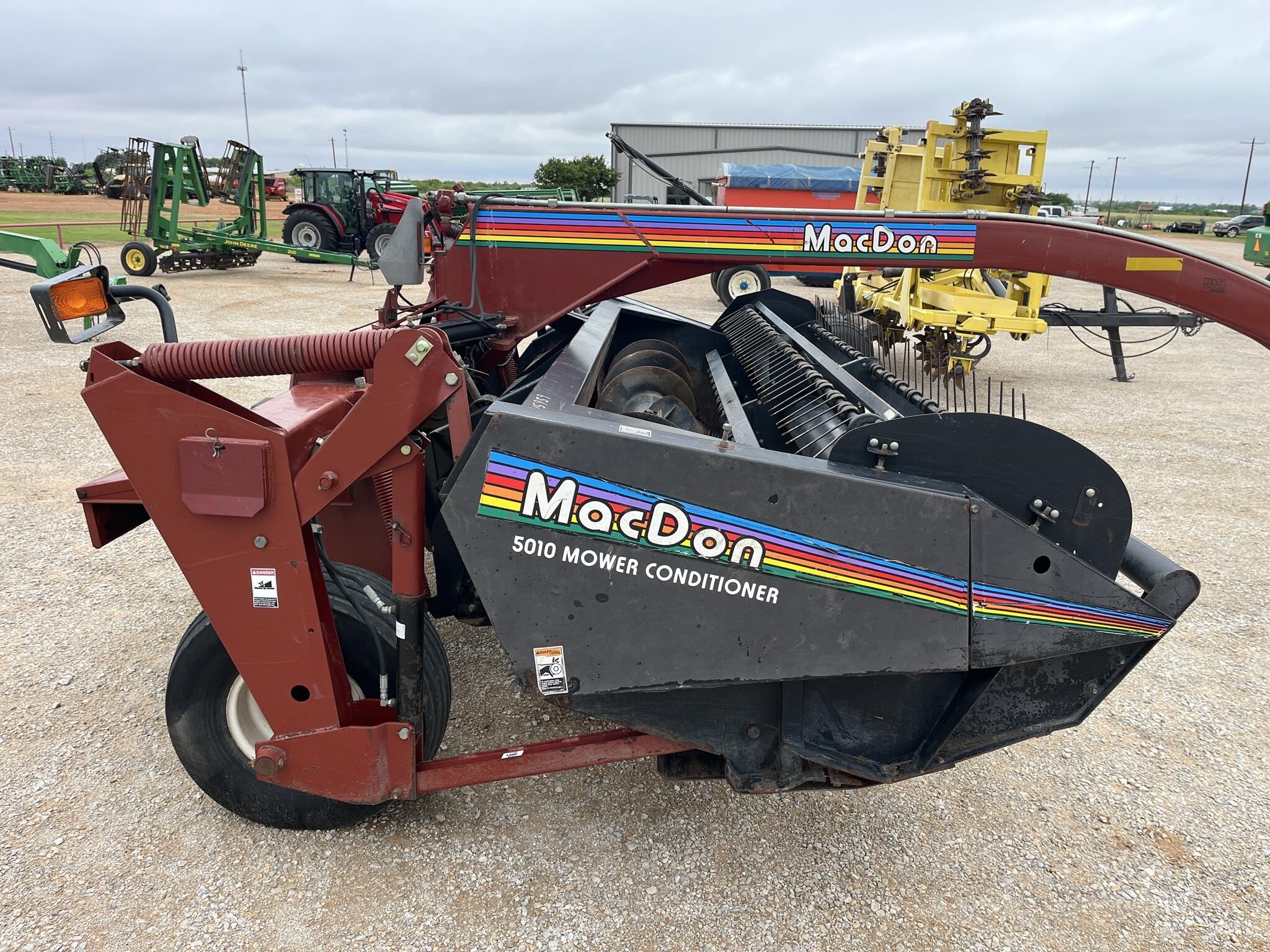 2001 MacDon 5010 Pull-Type Windrowers and Swather