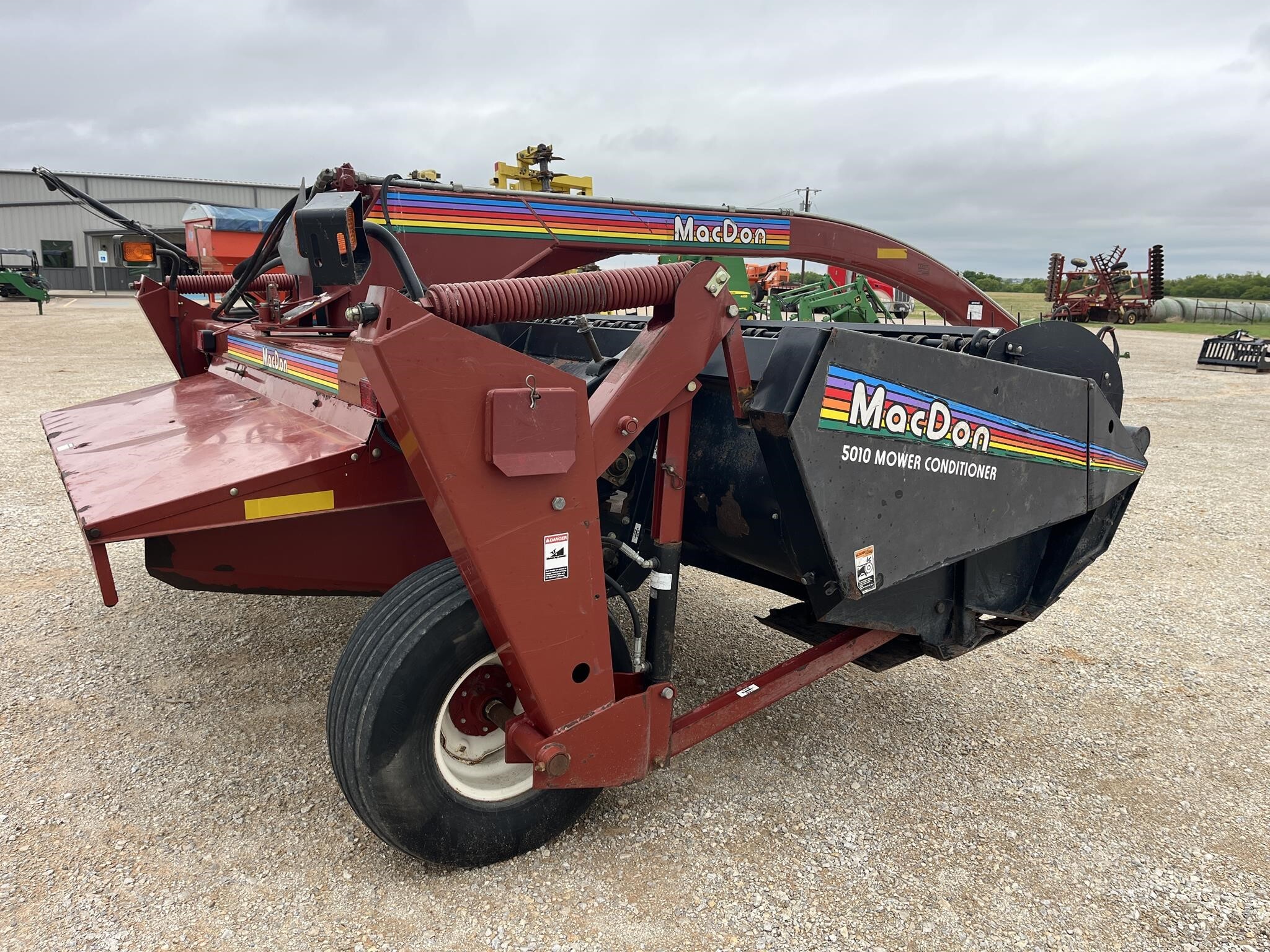 2001 MacDon 5010 Pull-Type Windrowers and Swather