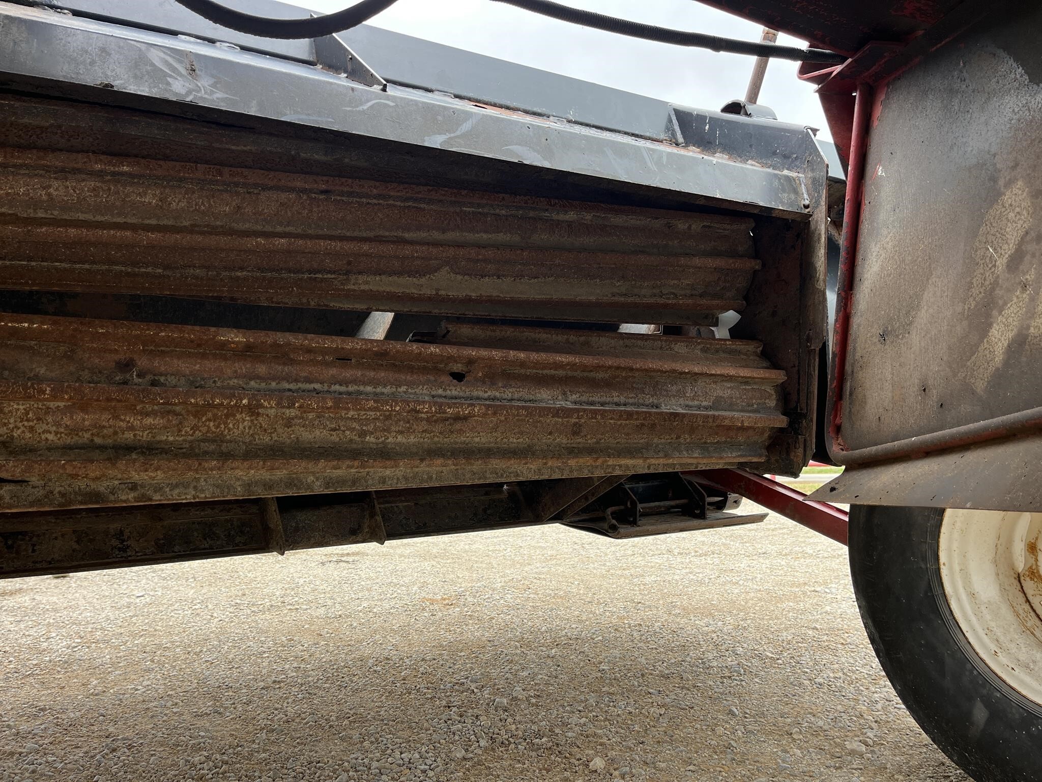 2001 MacDon 5010 Pull-Type Windrowers and Swather