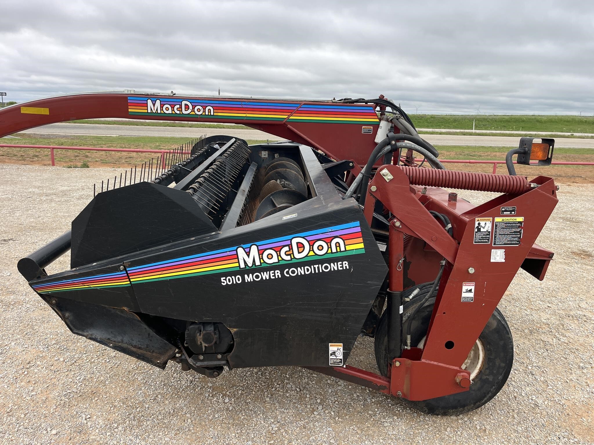 2001 MacDon 5010 Pull-Type Windrowers and Swather