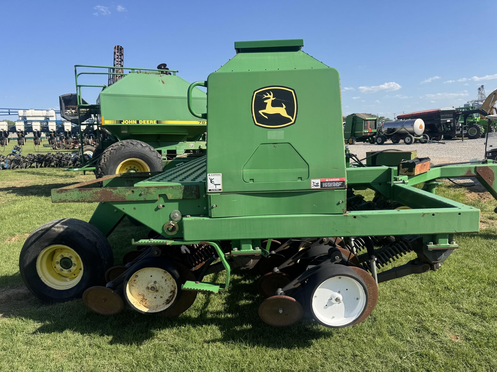 2010 John Deere 1590 Drill