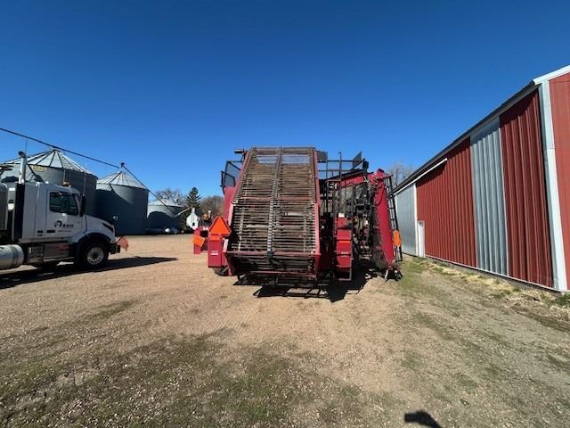 2012 Amity 2700 Beet Equipment