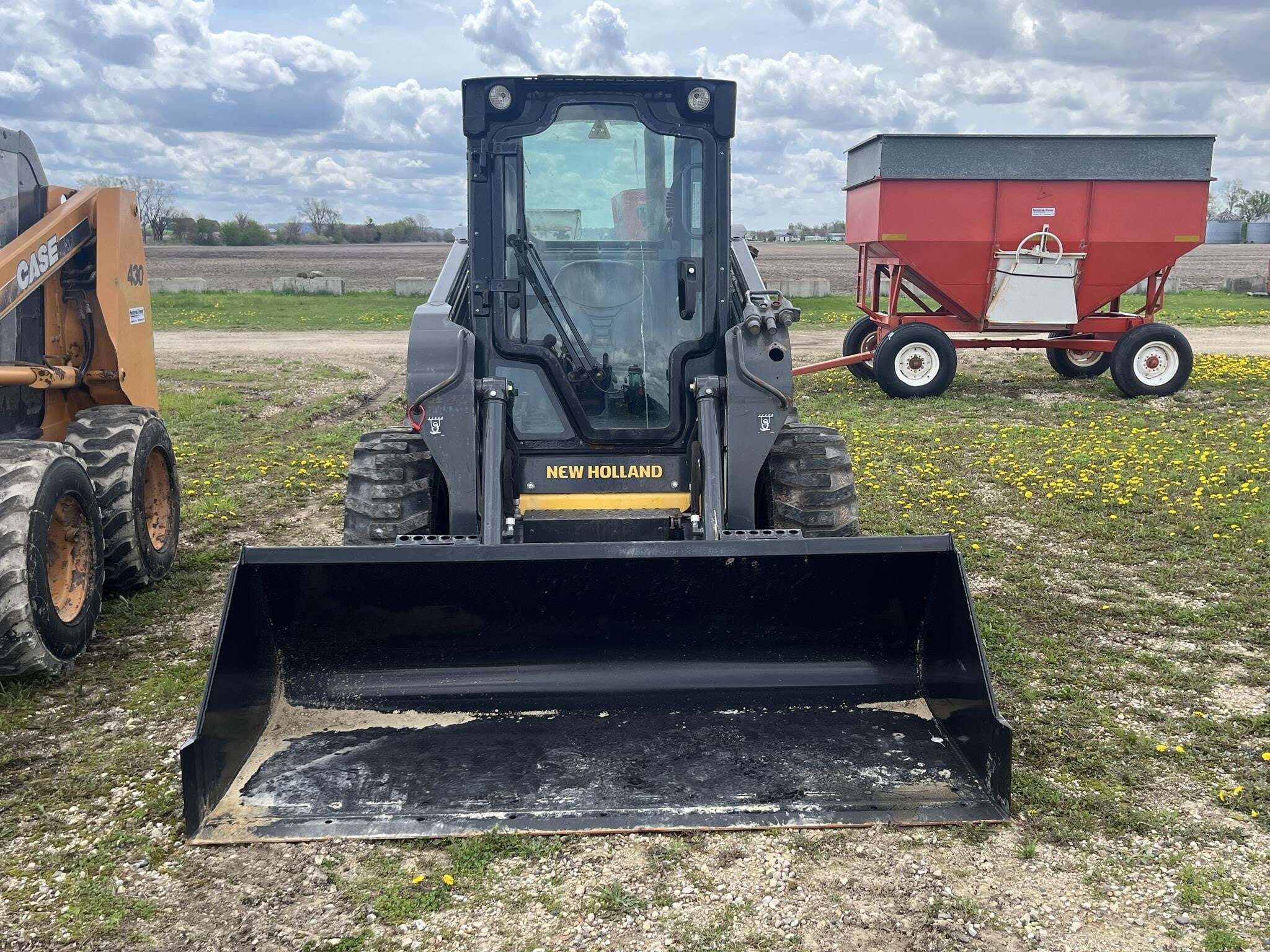 2013 New Holland L218 Skid Steer