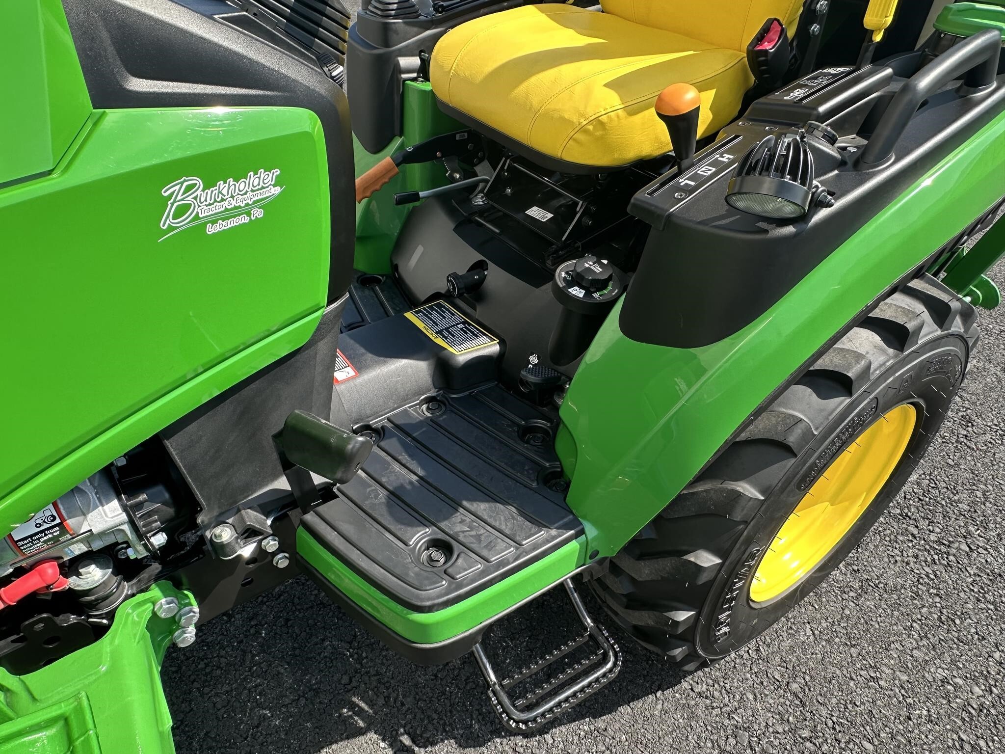 2025 John Deere 2025R Tractor
