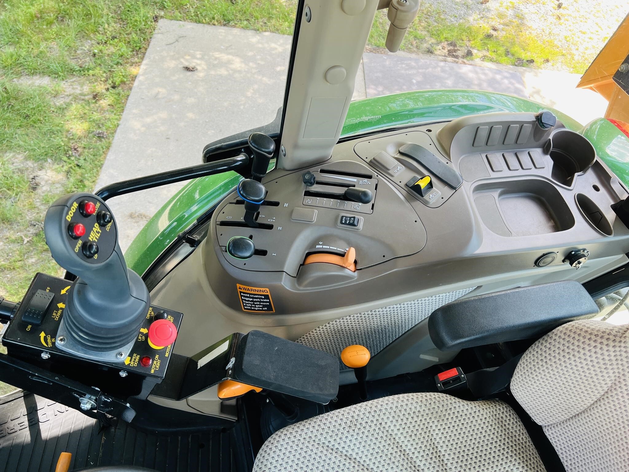 2017 John Deere 6105E Tractor
