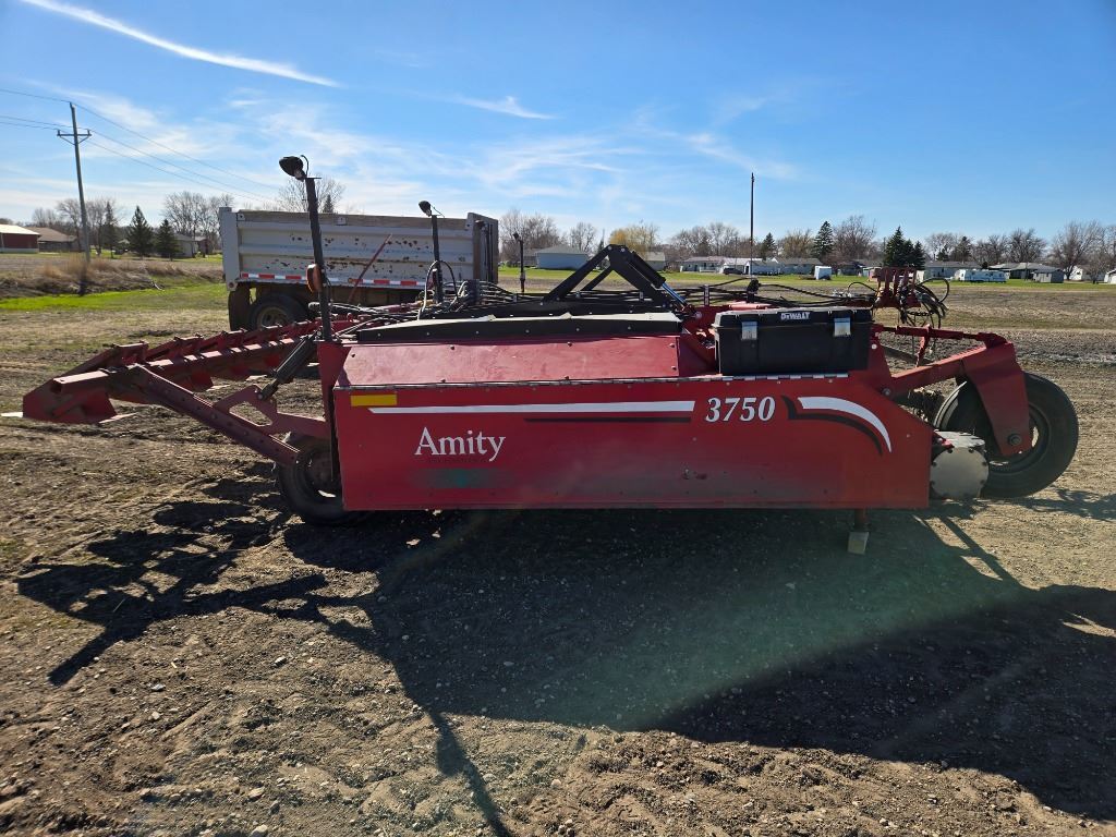 2015 Amity 3750 Beet Equipment