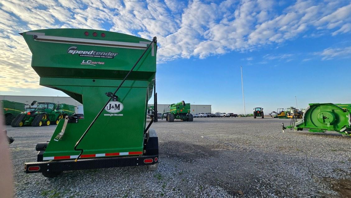 2023 J&M LC390 Seed Tender