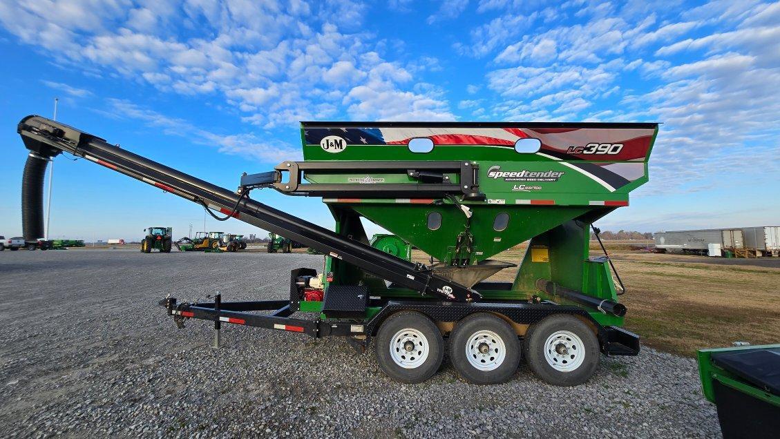 2023 J&M LC390 Seed Tender